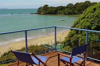 By The Bay Beachfront Apartments