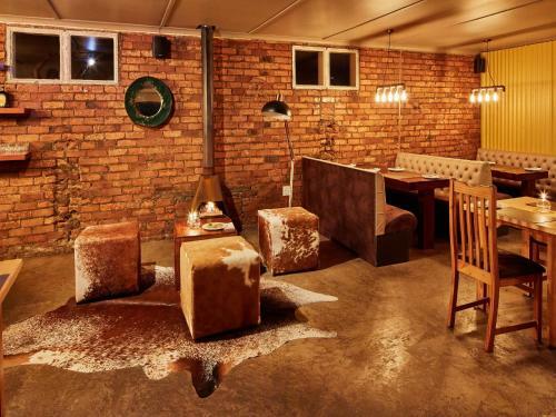 Hotel Midlands Saddle And Trout