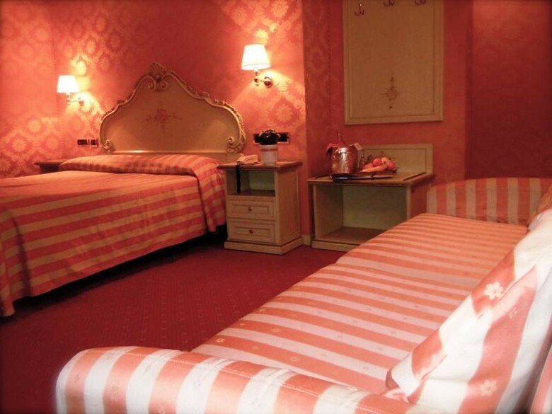 Hotel Lux