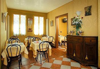 Hotel Mignon