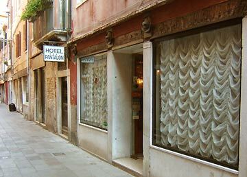Hotel Pantalon