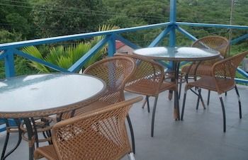 Hotel Ellen Bay Inn