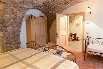 Pietra Rara Room & Breakfast & Bike