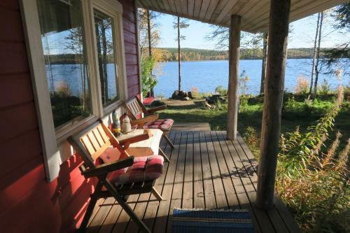 Puolukkamaan Pirtit Cottages