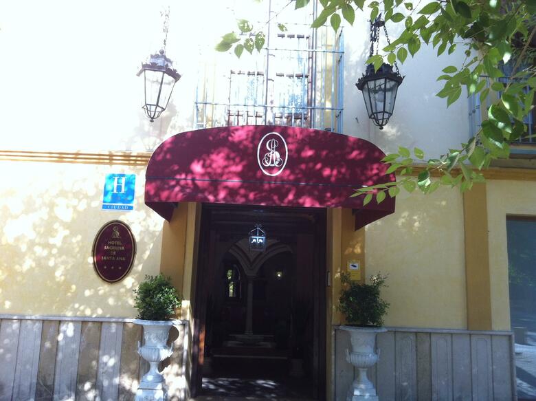 Hotel Sacrist�a De Santa Ana