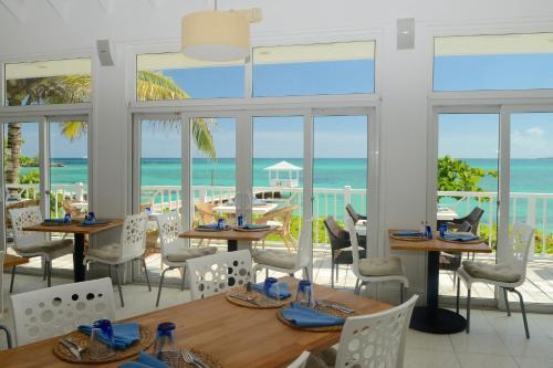 Hotel Sandyport Beaches Resort