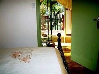 Hostal Golden Gate Guest House