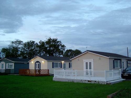 Hotel Warrens Village