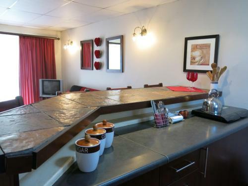 Hostal A Cherry Lane Self Catering And B&B