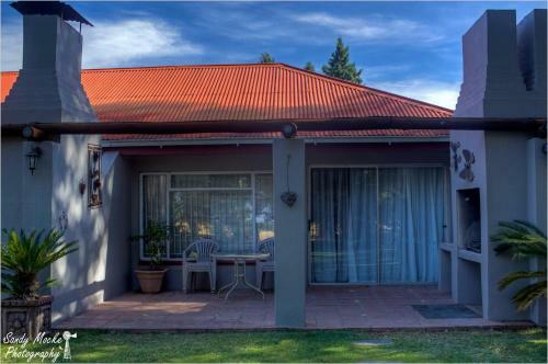 Hostal A Cherry Lane Self Catering And B&B