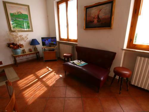 Hostal Holiday Home Miralago Magione