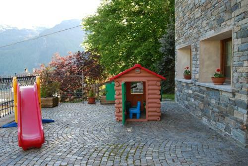 Hostal Residence Larice Bianco