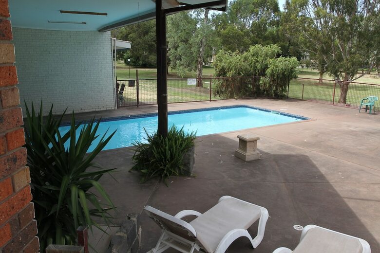 Bonnie Doon Hotel Motel