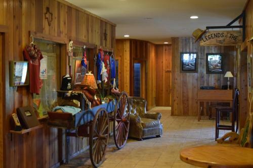 Hotel Flying L Guest Ranch
