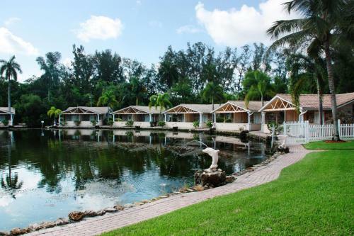 Hotel Rock Lake Resort