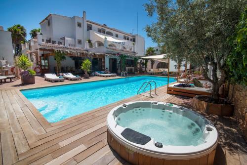 Aparthotel �cora Ibiza