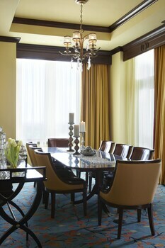 Renaissance Montgomery Hotel & Spa At The Convention Center