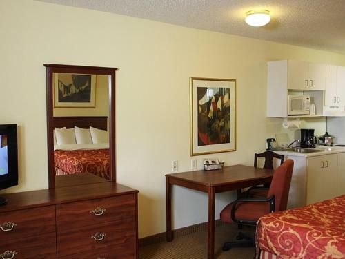 Hotel Home Towne Studios & Suites Tuscaloosa