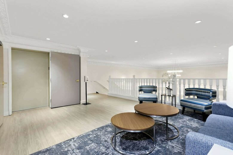 Hotel Clarion Suites Downtown Anchorage