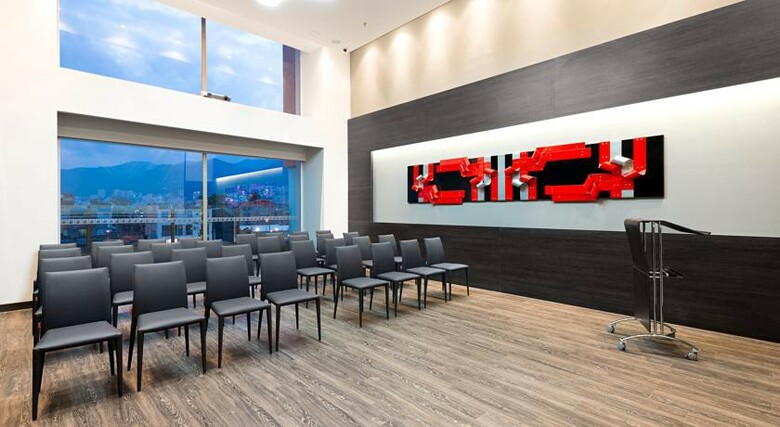 Hotel NH Bogot� Urban 26 Royal