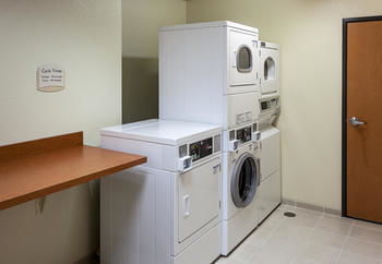 Hotel Fairfield Inn & Suites Anchorage Midtown