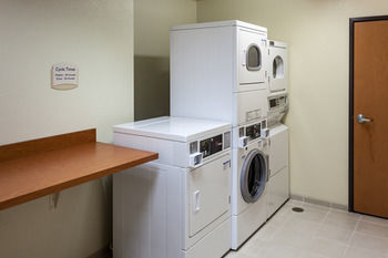 Hotel Fairfield Inn & Suites Anchorage Midtown