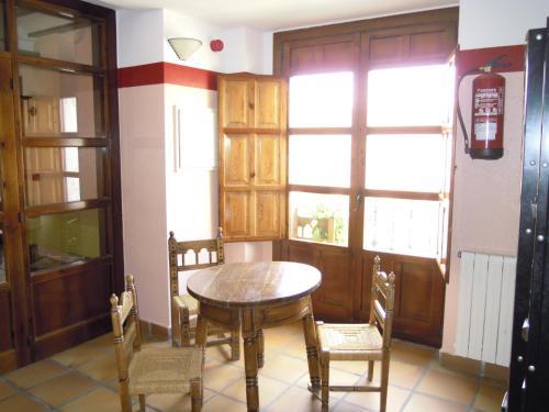 Albergue De Albarrac�n Rosa Br�os