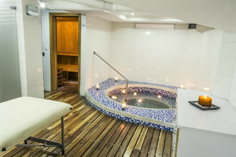 Regency Suites Hotel Boutique