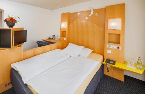 Stella Swiss Q Hotel