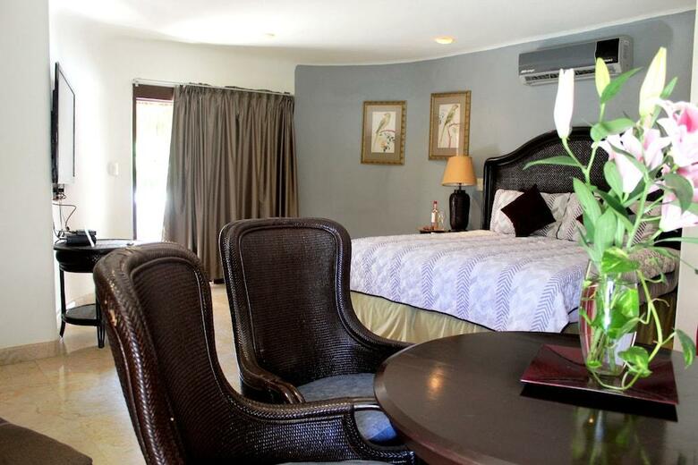 Hotel Blue Palms
