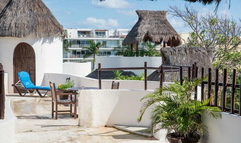 Hotel Blue Palms