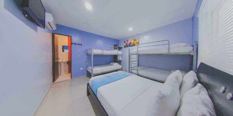 Azu�n Suites Hotel