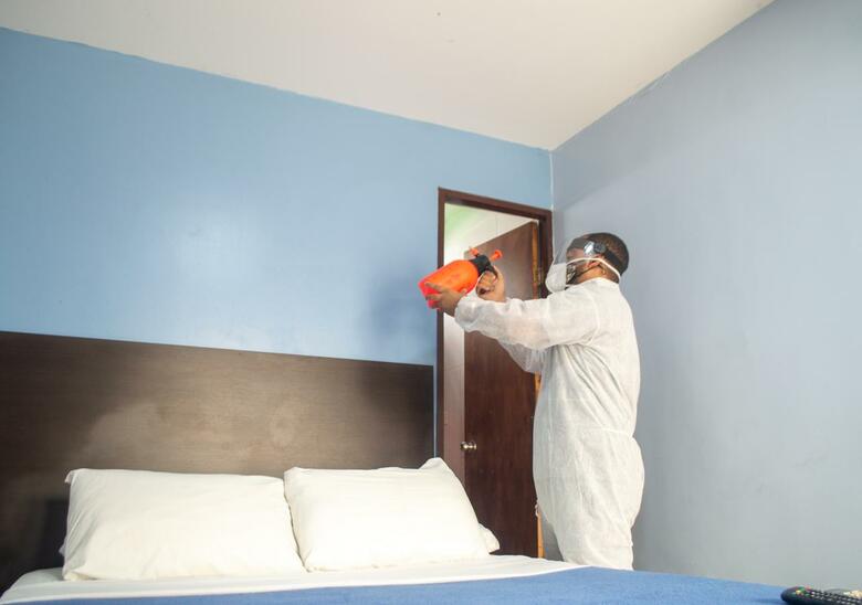 Azu�n Suites Hotel