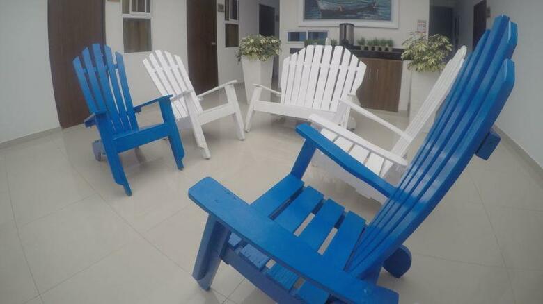 Azu�n Suites Hotel