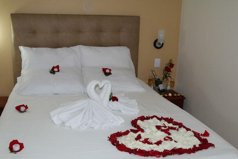 Azu�n Suites Hotel