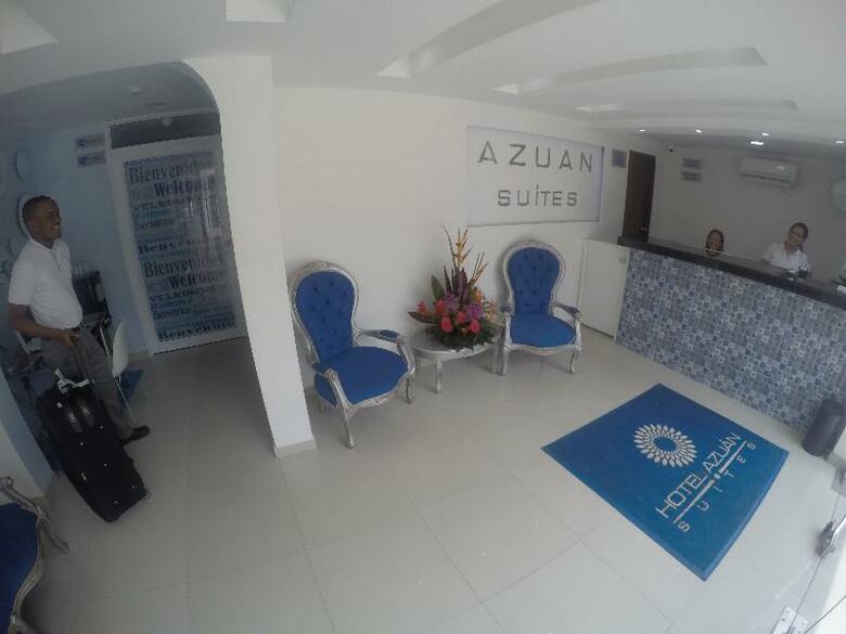 Azu�n Suites Hotel