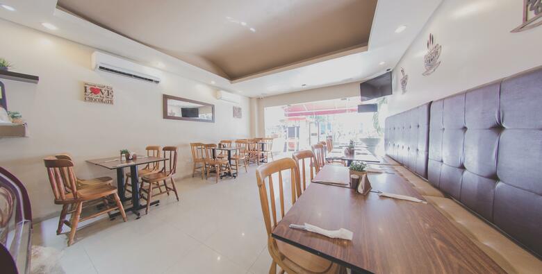 Azu�n Suites Hotel