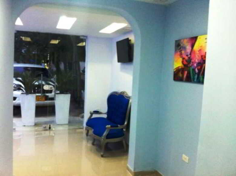 Azu�n Suites Hotel