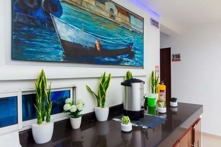 Azu�n Suites Hotel