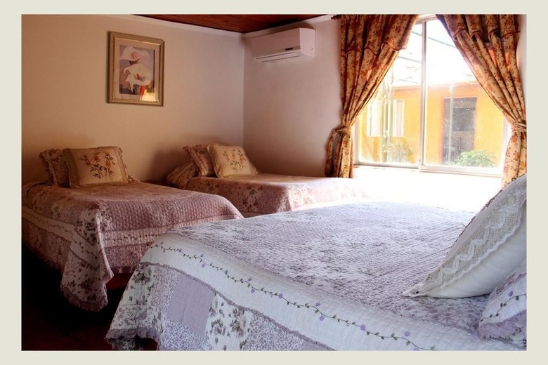 Hostal Tierra Noble Bed & Breakfast