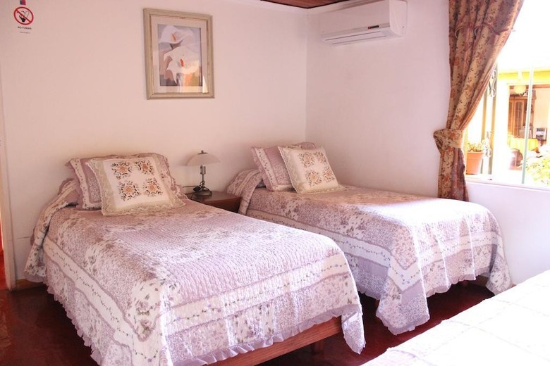 Hostal Tierra Noble Bed & Breakfast