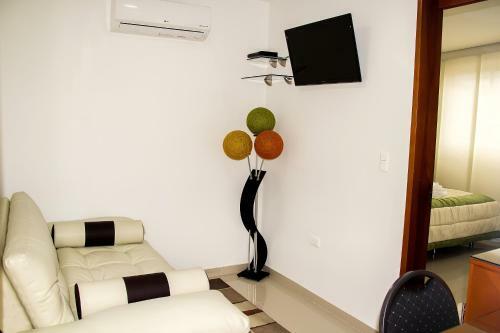 Hotel B`quin Plaza