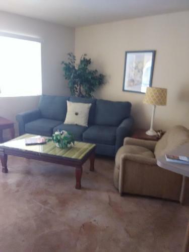 Hotel Hidden Palms Resort & Condominiums