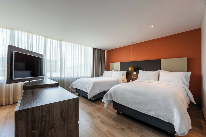 Hotel Holiday Inn Express & Suites Medellin