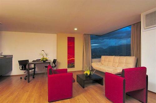 Hotel Holiday Inn Express & Suites Medellin