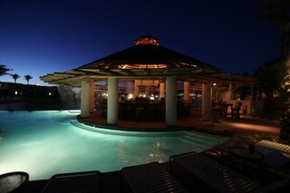 Hotel The Nautical Beachfront Resort