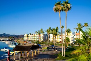 Hotel The Nautical Beachfront Resort