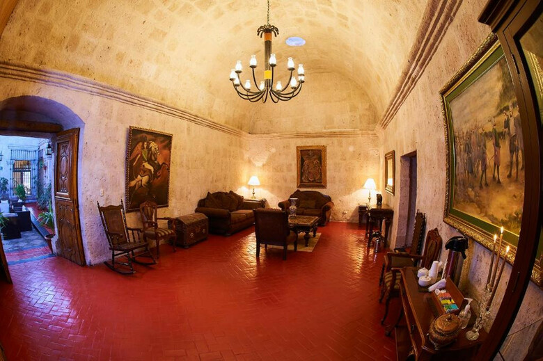 Hotel Los Tambos Colonial