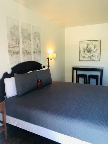Pine View Motel