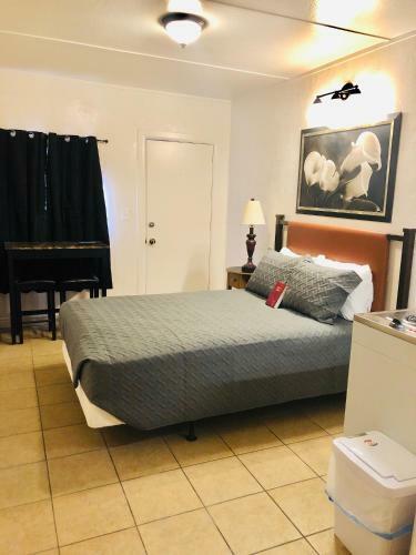 Pine View Motel
